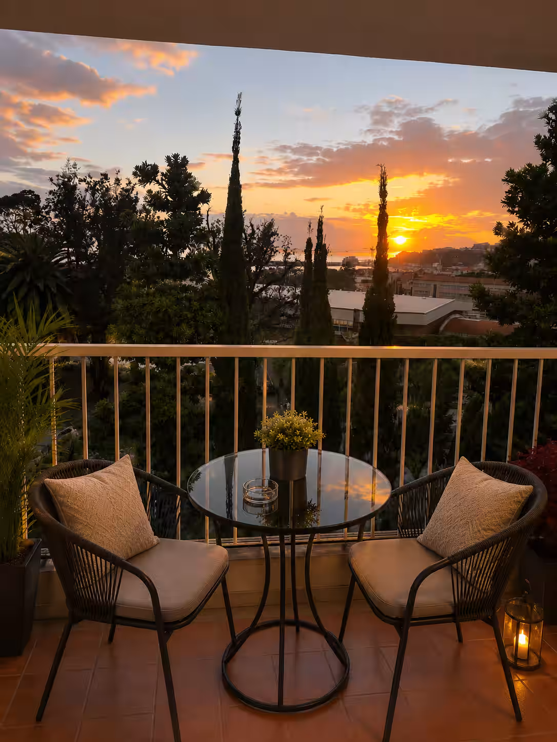 Balcony with sunrise views.