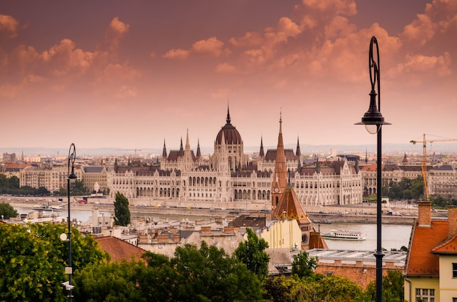 Accommodation, short-term, long-term, mid-term, monthly rentals, apartments for rent in Budapest, Hungary