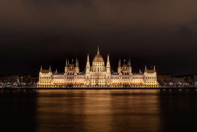 Flexible, deposit-free stays in Budapest