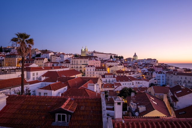 Essential services for digital nomads in Portugal