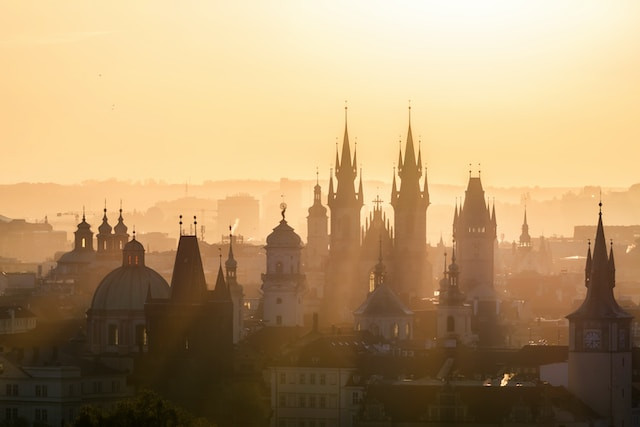Accommodation, short-term, mid-term, long-term, monthly rentals for expats and digital nomads in Prague, Czech republic